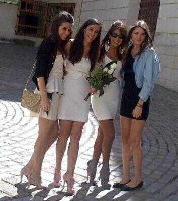 Allgonzal's tweet photo. Con mis chicas #Family #Love :) http://t.co/MfJnQuj9Lc