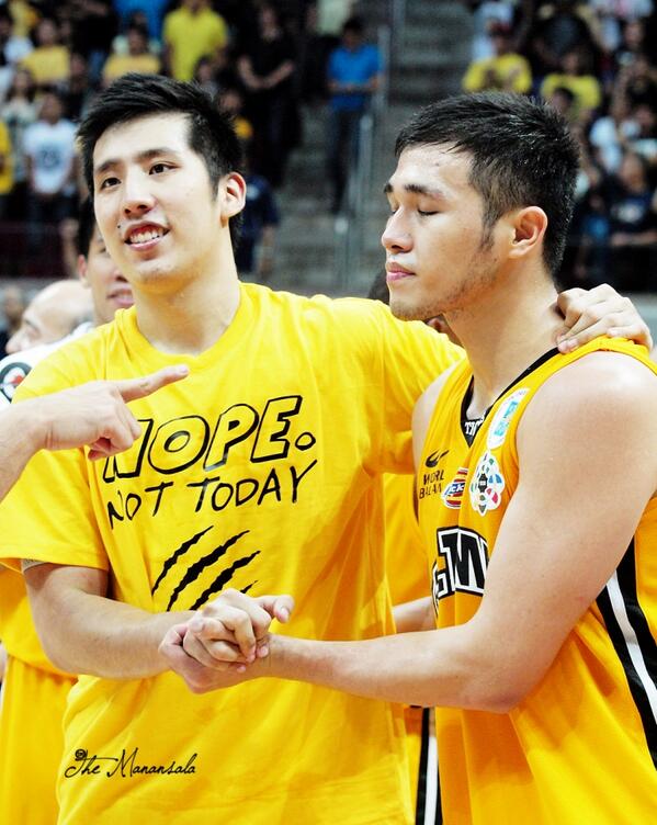 teamKIMLO's tweet photo. "@kimkaizen: "@iamthemanansala: @kimkaizen caption this :)) http://t.co/hSrdSNRLpr" thankful!:)"