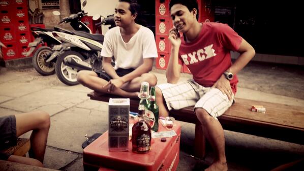 SemetonRastity's tweet photo. Antara sahabat, civas n gex bintang @pertex_Jr @mundeh_exc http://t.co/YHtJxYHh69