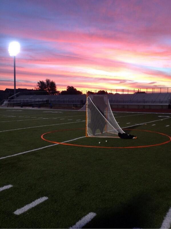 LacrossePics's tweet photo. Who wouldn't want to spend their early mornings with the turf, a net, &amp; some fresh whites? (via @UDSpartanLAX) http://t.co/GwCZLjFbQ8