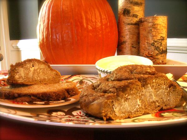 MariettaGHBread's tweet image. Pumpkin Swirl Bread is BAACK!!!!  Tues 11:00 earliest bite.  #pumpkinswirlbread  #greatharvestbread  #bestbreadever