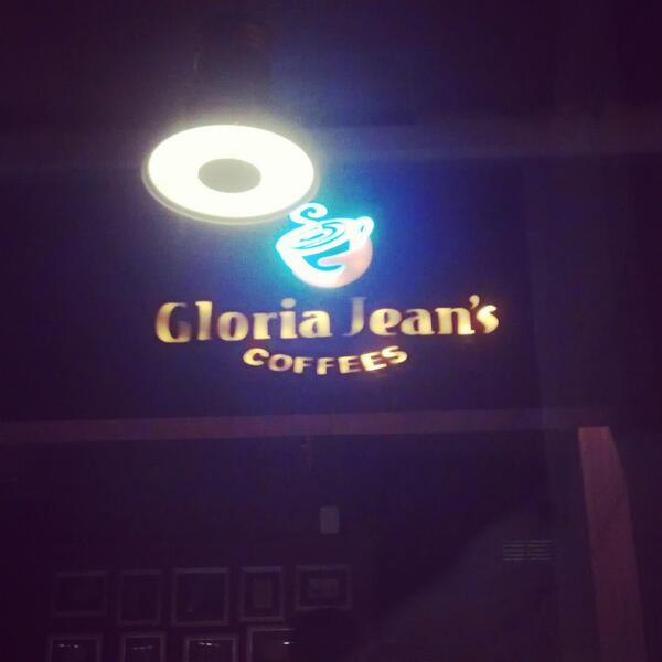 MuazzamBalushi's tweet photo. #GloriaJean's #partytime http://t.co/c7aoc7XPwt