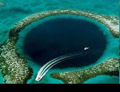 MundoSubmarino's tweet photo. El agujero marino más profundo del mundo de 202 metros de longitud http://t.co/CRTtHKzi34