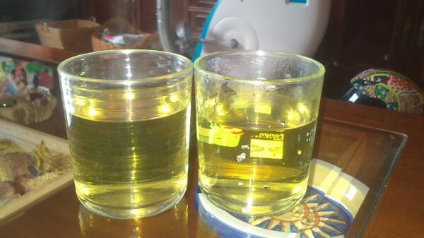 MaisDarius's tweet photo. Con #clemen bebiebdo una infusion de tujillaa ajajjaj http://t.co/HXGwJShGHw