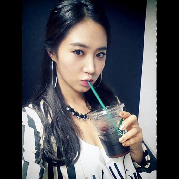 [OTHER][27-11-2013]SELCA MỚI NHẤT CỦA YURI   - Page 8 BVgbeQRIMAAgnfM