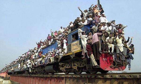 Ryansmithyo's tweet photo. visual representation of the GTA 5 servers http://t.co/RgC34VUnN7
