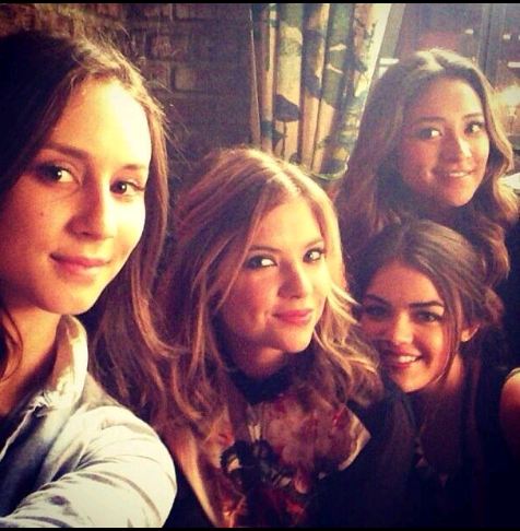 GoldenLocksHan's tweet image. Me and my girls