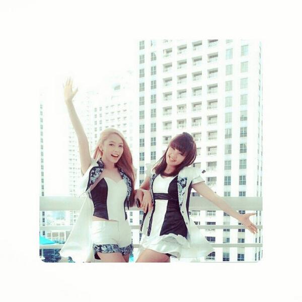 YeyeversSby's tweet photo. RT @SOS__Yeye: selamat tidur :*  #firstPictOct @SOS__PB  ♥ http://t.co/mTe8mBtvok