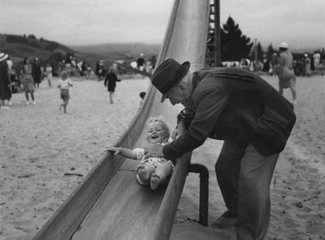MejoresTwits's tweet photo. Por esos abuelos que deberían ser inmortales. http://t.co/LLv0IXAlSC