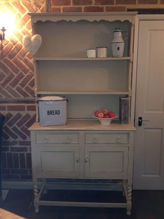 hutsonathome's tweet image. Beautiful vintage dresser, hand-painted in #anniesloan #oldochre £325
