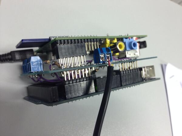 hsilomedus's tweet image. Stacking done: AC waveline inspector, spectrum analyzer, DC voltmeter &amp;amp; OhmMeter. #RaspberryPi #Arduino #pi4j #java8