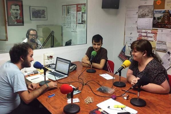 Totsauna's tweet photo. El dissabte ens van entrevistar a @CafeconVistas en @radioklara Aci us deixem una foto. Bona nit! #cinema #valencia http://t.co/HI0Ts4WDjc