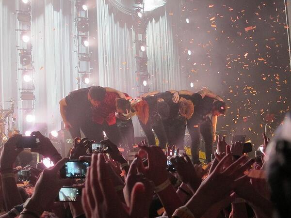 FotoParamore's tweet image. PHOTO: Paramore live in London - UK (September 27th and 28th, 2013)