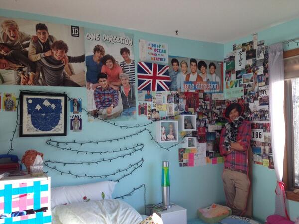 momoizsoocheese's tweet image. @BOPandTigerBeat #BOPChallenge  my room :)