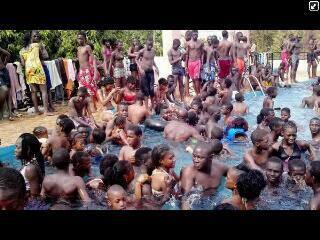 Arabdetrop's tweet photo. Projet X au senegal PTDRRRRRRRRRRRRRRRRRRRRRR http://t.co/9ExxndFYOK