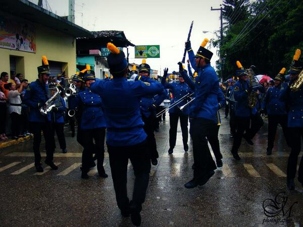 javierrodrigue2's tweet photo. La @Christ_Band  dando un fantástico espectáculo el día de la independencia.! http://t.co/aVIo7GfFhx