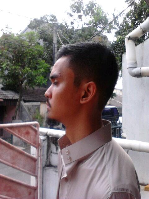 freedzal's tweet photo. Buzzcut hairstyle cm gini doang pih @RekaNugroho http://t.co/JMFkbxDWTH