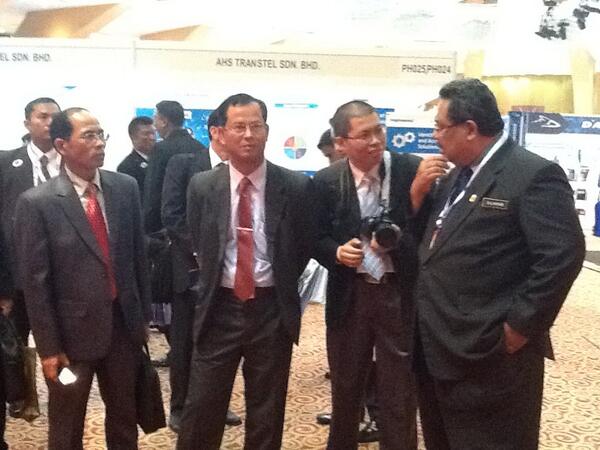 Delegasi LAOS melawat Pameran JPAM disambut Dato KP JPAM YB@Zahid_Hamidi TS@AliHamsa55 <a href="/arahimradzi/">Arahimradzi</a>