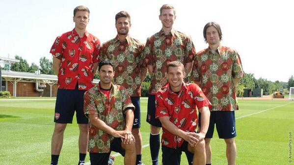 RT <a href="/Arsenal/">Arsenal</a>: It's National Batik Day in Indonesia! Follow <a href="/OfficialAFC_ID/">OfficialAFC_ID</a> for your chance to win an #Arsenal batik