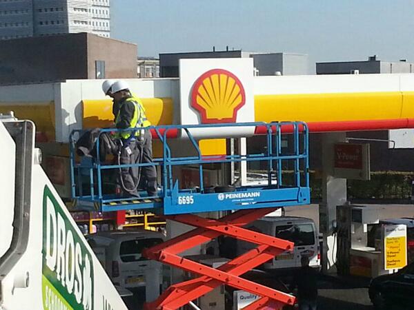 drosfacility's tweet photo. Mooie opdracht! Luifel reinigen bij ARQUIN FUELS &amp; MORE Kanaal Noord http://t.co/jBgKwvGwnO