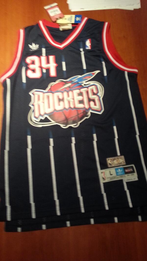 NBASTOCKCAMIS's tweet photo. CAMISETA ROCKETS CLÁSICA OLAJUWON TALLA L http://t.co/j6XxW5i4oX
