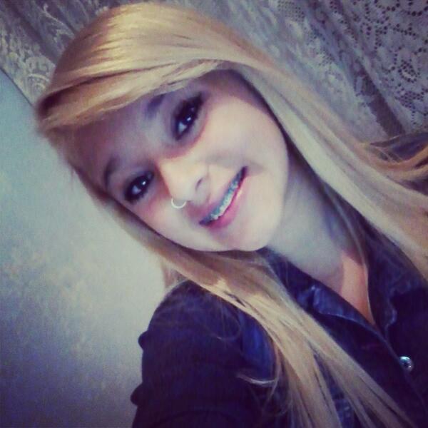 bernardinogab's tweet photo. um sorriso não tira o sofrimento mais alivia a dor!  boa tarrrrrde <3 http://t.co/ADyxX6mdIS