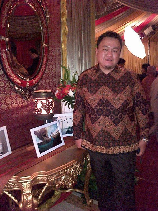 danny_2772dn's tweet photo. @corbuzier #batikday http://t.co/4KnrIbQbBM
