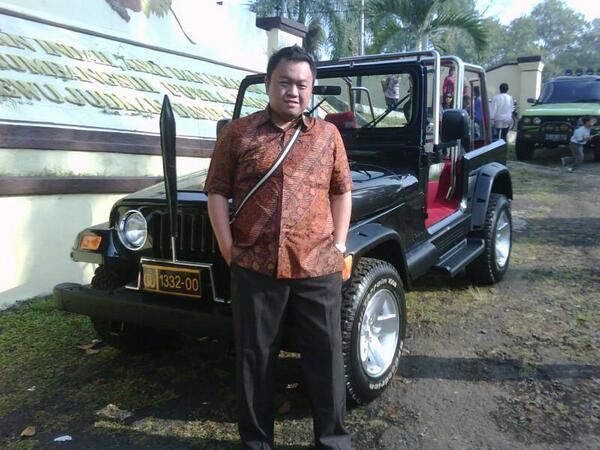 danny_2772dn's tweet photo. @HitamPutihT7 #batikday http://t.co/DVVQsILTOA