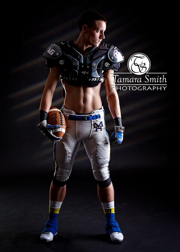 iamcamtam's tweet photo. @samhubbz Milk... It does a body good!  #seniorpictures #football #Bombers http://t.co/8rHI5nn3fJ