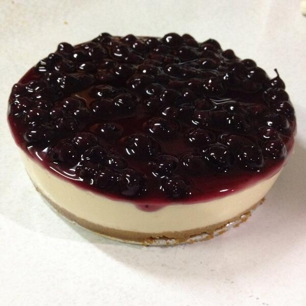 ParedesKenneth's tweet photo. Blueberry cheesecake http://t.co/DEXlClpQRT