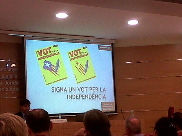 mentxui's tweet photo. @cejfe D'aquí uns dies podrem veure el vídeo a http://t.co/psBMZHMm1g. Debat molt enriquidor. http://t.co/HvzAwuyG6E