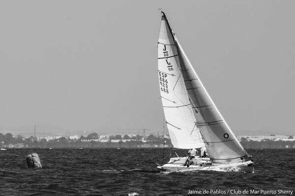 #FotodelaSemana 
Paso de Baliza
cc. <a href="/Puertosherry/">Puerto Sherry</a> <a href="/J80PuertoSherry/">Open J/80 Pto Sherry</a>