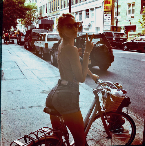 CokGuzeliz's tweet photo. BikeBite http://t.co/Rng1y4dd21 http://t.co/qC2jfczJWz
