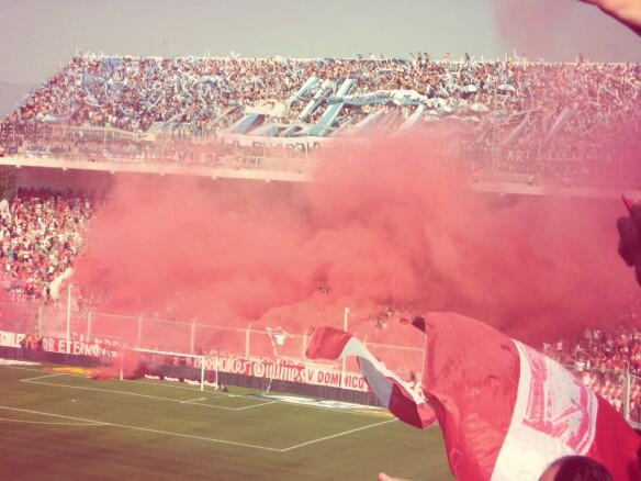 FansPhotos's tweet photo. Independiente vs Racing Club. http://t.co/2rRVXMJs5L