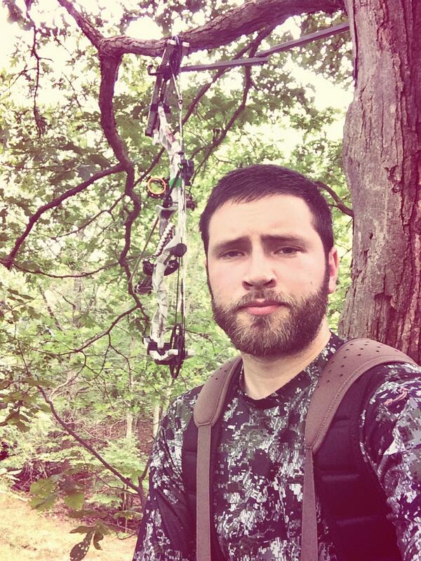 FlipBakerr's tweet photo. Where they at?! #deer #hoyt http://t.co/4i5712WevO