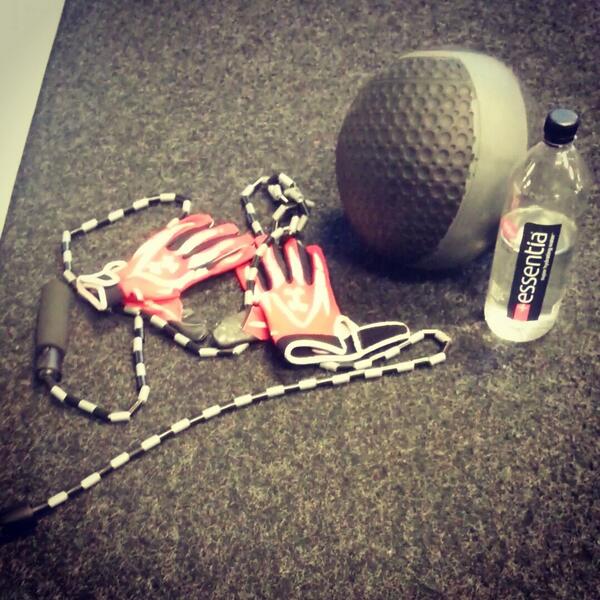 duvaljr's tweet image. #RopeWork #AbWork #CardioWork .... #RopeWork like Mayweather tho 🔥🔥🔥 #MrNoDaysOff