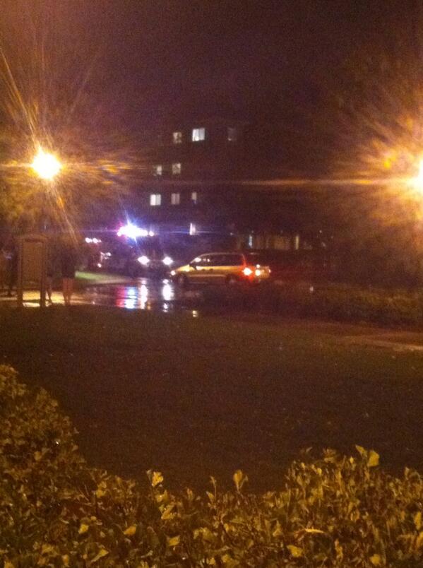 han_delahunt's tweet image. Seriously had to evacuate our dorm... Fuck this shit. #learnhowtocook #youreagirl @Greathouse20 @white_abbi