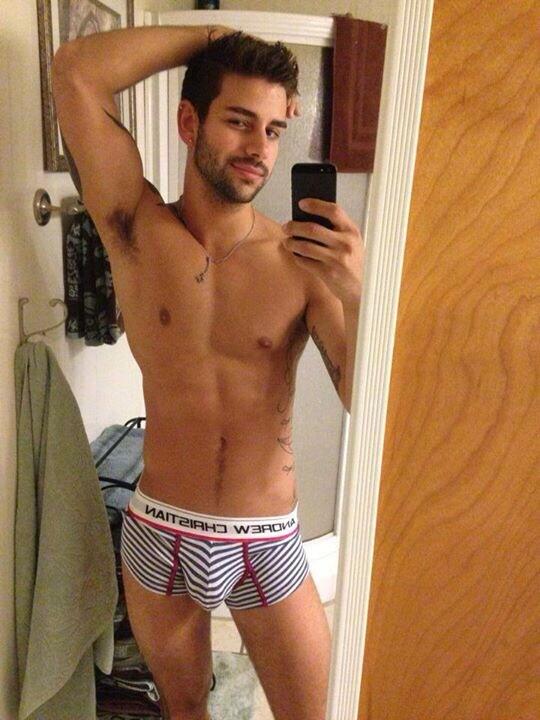 _Homosensual's tweet photo. Me fascina la cara inocente de Noah. #ModelosHomosensuales http://t.co/rK6jWRv2cz