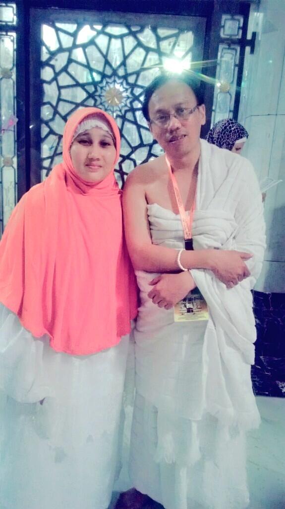 litha_roes's tweet photo. Rindunya berduaan ditanah haram.. Ya Allah semoga sy dipanggil kesana lg.... Aminnnn @rustamnoer98 http://t.co/56xslsKKCw