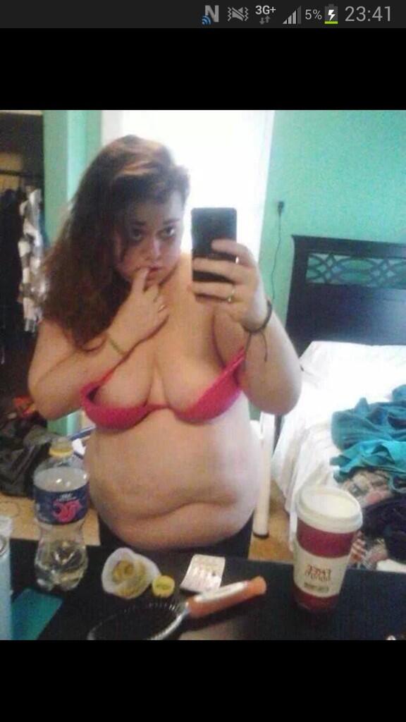 GeraintStone's tweet photo. @SamDavies1403 thought I'd take you a selfie pal, hope you like it #sexyasfuck http://t.co/4H1Nip76w6