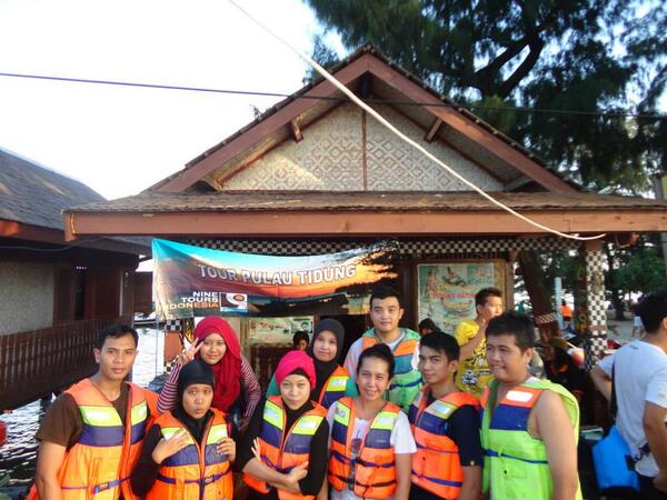 nineToursTravel's tweet photo. yoo ikut bersnorkeling siang2 bareng @NineTours di #pulautidung http://t.co/by04LZlX0y