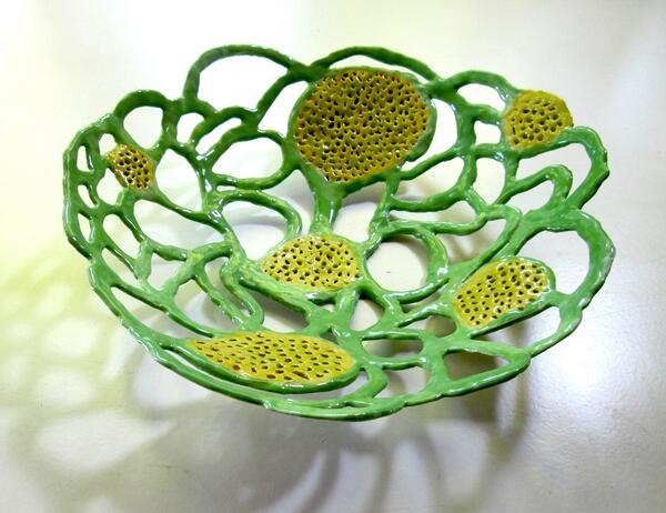soulsoupstore's tweet photo. Nu nieuw bij SoulSoup: prachtige aardewerk schalen van Marieke van der Schaar: http://t.co/vnH2mUG9ei http://t.co/0Rszteeoae