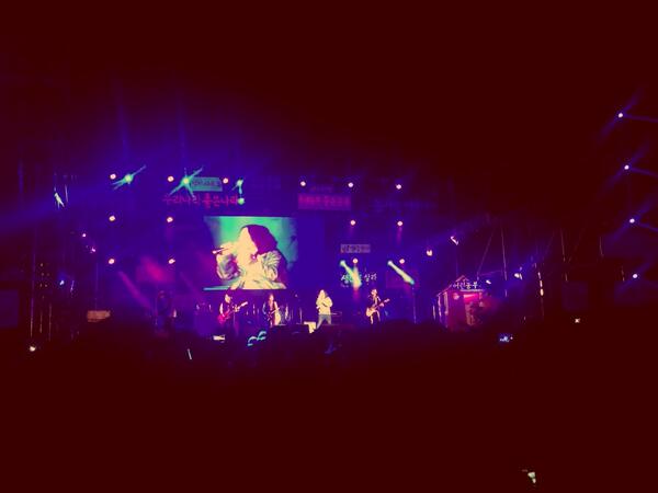 SSF1999's tweet image. 쌈싸페 제 15탄 '우리나라 좋은나라' 대망의 마지막 무대, 말이 필요없는 크라잉넛입니다. 후회없이 놀다 가세요 여러분-