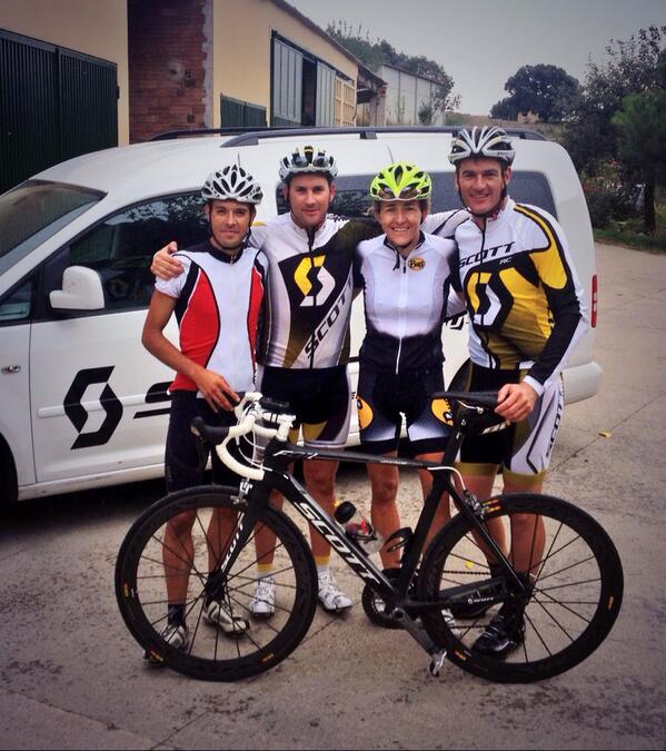 NuriaPicas's tweet photo. Gassssss a la bici amb aquests cracks!!!!! Amb @marc_coma  @RafaScott77 @Paubartolo http://t.co/rypzqvrR5h