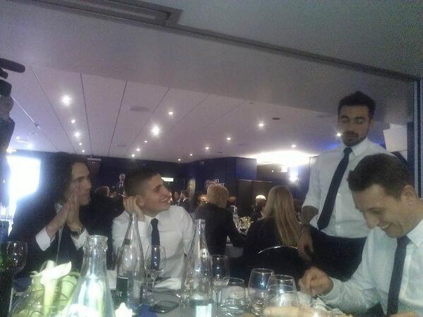VERRATTl's tweet photo. Celebrating with my brothers #Cavani #Lavezzi #VERRATTI :) http://t.co/ZzRHXTGoP6