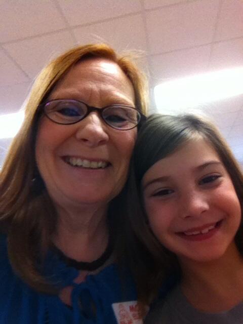 mkboyll's tweet photo. School lunch with 1 of my sweeties http://t.co/1F59j1qMf2