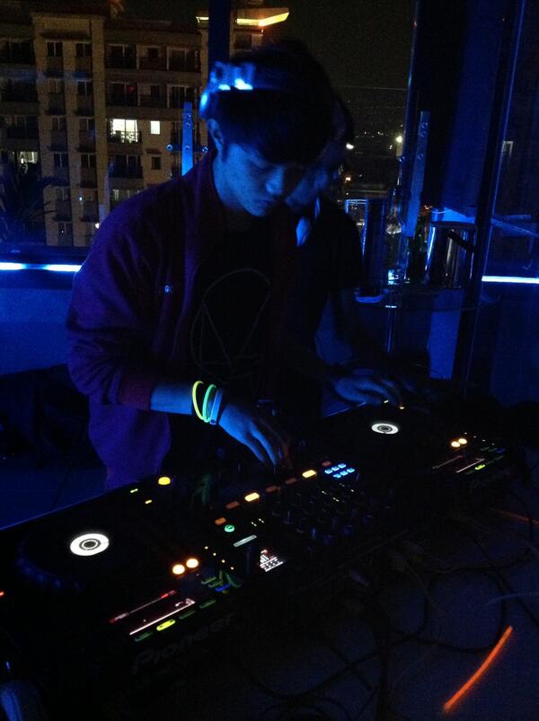 Dexcite on set now wohooo #LUMINIGHT @dexcitemusic