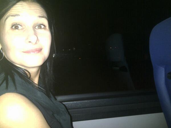 CharleneMcAlpin's tweet photo. My mooi sussa @AnjaBands op die Bus! @Magna_Trek http://t.co/0pnJsoRfT1