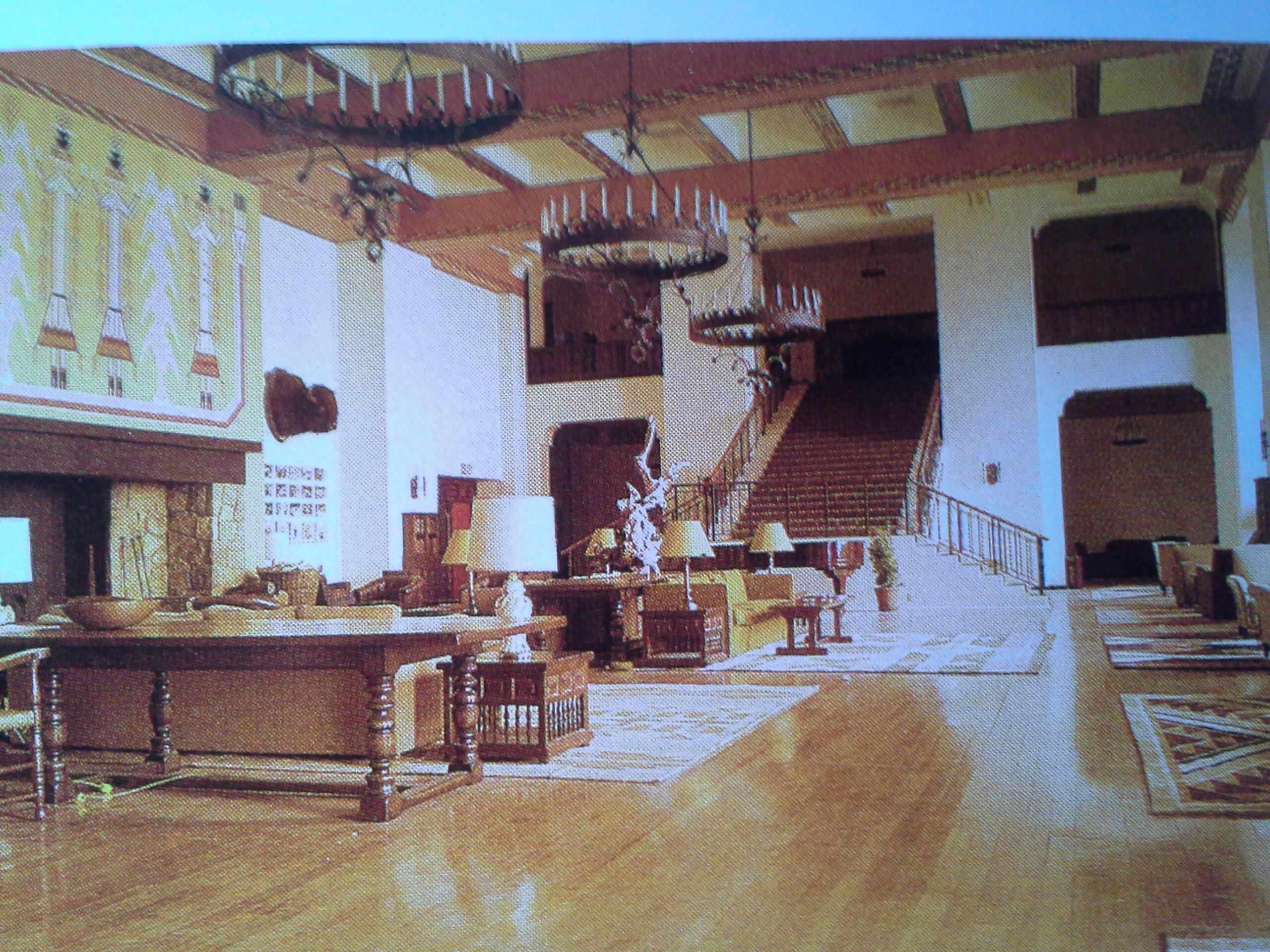 McCrabb Twitter: "THE SHINING: Location photo of the Ahwahnee Hotel used to design the interior of The Colorado Lounge set . http://t.co/lsBQato6Qc" / Twitter