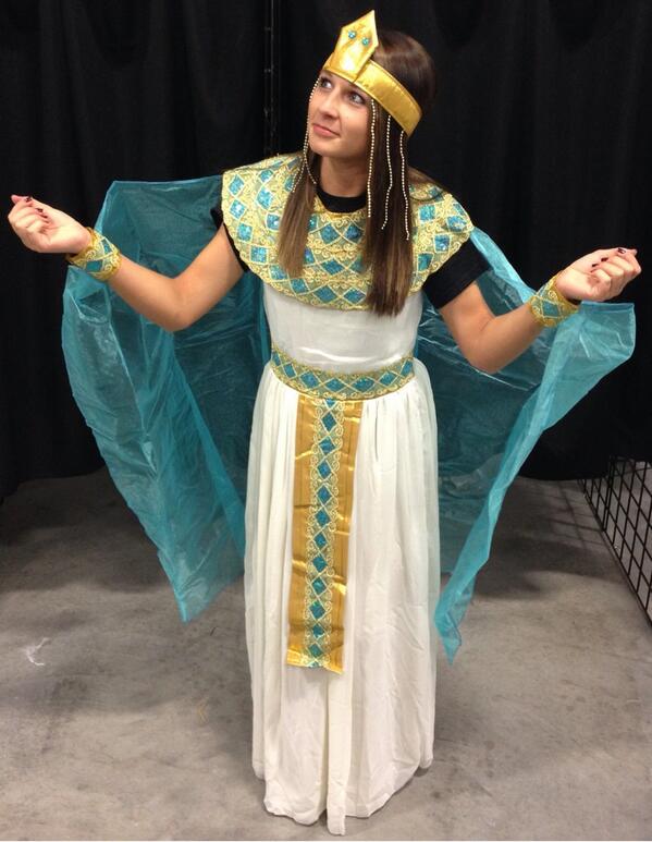 borderwar169's tweet image. Come try on this awesome Cleopatra costume and take it home with you!